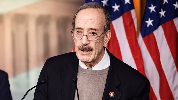 "Hai nghị sĩ của Đảng Dân chủ cho biết thương vụ bao gồm 50 máy bay F-35A trị giá khoảng 10 tỷ USD. Công nghệ trên sẽ làm thay đổi đáng kể cán cân quân sự ở Vịnh Ba Tư và ảnh hưởng đến ưu thế quân sự của Israel".