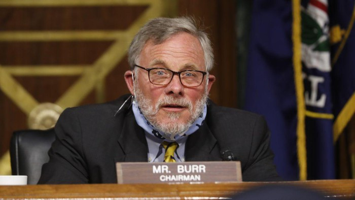 "Chủ tịch Ủy ban Đối ngoại Hạ viện Mỹ cho biết hôm 29/10 rằng, chính quyền Tổng thống Donald Trump đã thông báo không chính thức cho Quốc hội về ý định tiến tới việc bán lượng lớn vũ khí cho UAE, cụ thể là tiêm kích tàng hình F-35A tối tân".