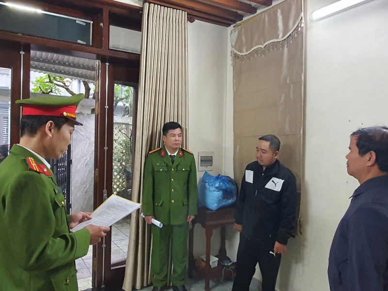 “Nổ” có quan hệ làm sổ đỏ để lừa đảo gần 7 tỷ đồng “No” co quan he lam so do de lua dao gan 7 ty dong