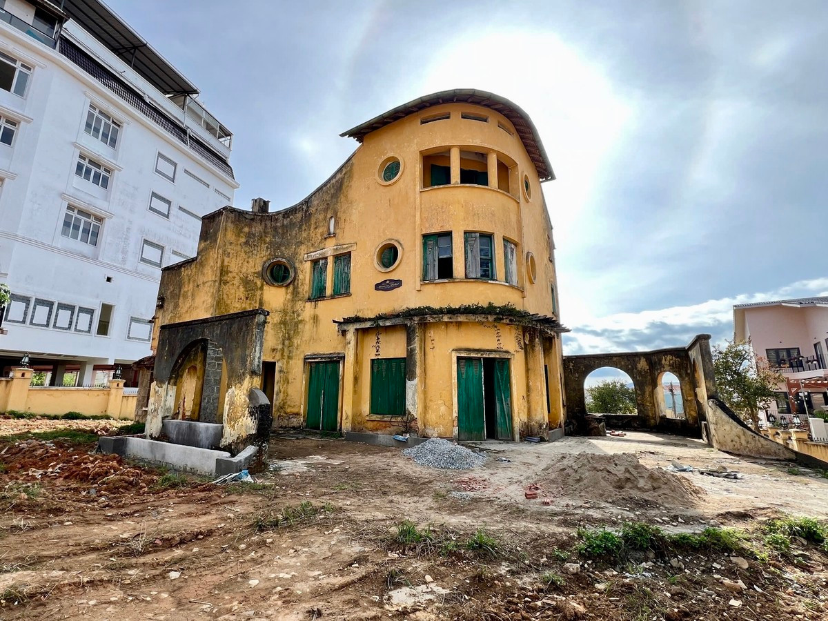 Theo Sở Xây dựng tỉnh Lâm Đồng, tháng 11 vừa qua, Công ty DIDAMA (đơn vị khai thác) đã có kiến nghị sửa chữa biệt thự, nhưng UBND tỉnh cho biết đang rà soát quản lý tài sản công trước khi xem xét.