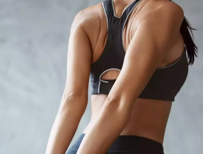 5 dong tac co giup giam dau vai gay hieu qua cho dan van phong-Hinh-5