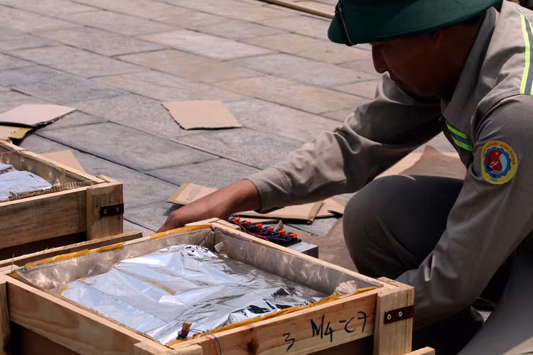 Can canh tran dia phao hoa tam cao dip gio To Hung Vuong-Hinh-6