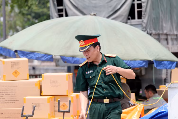 Can canh tran dia phao hoa tam cao dip gio To Hung Vuong-Hinh-8