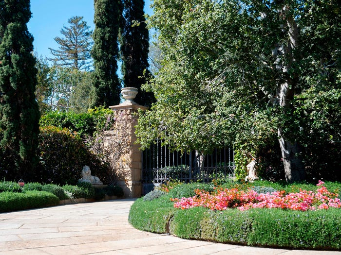 Theo nguồn tin của New York Post, Công nương Markle đã lên kế hoạch sinh con tại nhà vào mùa hè này. Bất động sản trị giá 14,5 triệu USD của họ nằm ở Montecito, bang California (Mỹ). Ảnh: Getty.