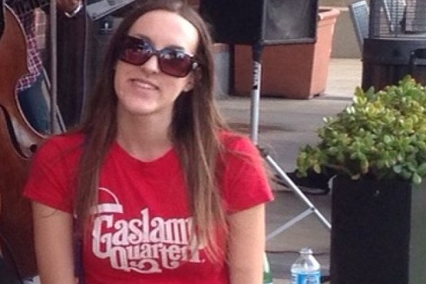 Co gai tu vong vi bi nguoi nhay lau tu tu roi trung