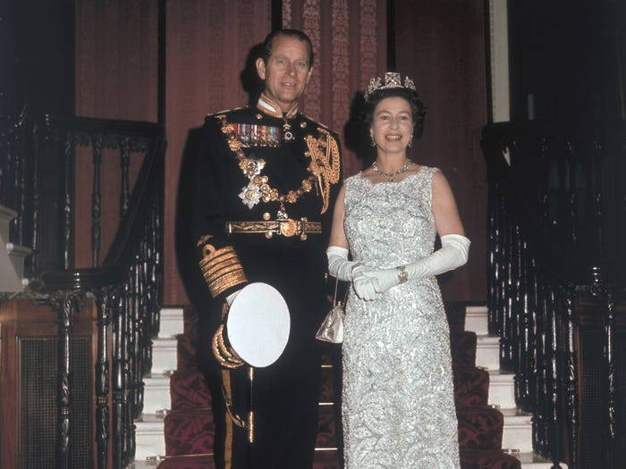 Năm 1972, Nữ hoàng Elizabeth II và Hoàng thân Philip kỷ niệm 25 năm ngày cưới.