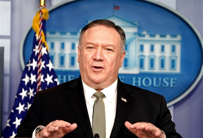 Sau đó, ông rời quân đội và theo học trường Luật Harvard, tốt nghiệp năm 1994. Ông Pompeo từng là biên tập viên của Tạp chí Luật Harvard và làm trợ lý nghiên cứu cho giáo sư và cựu Đại sứ Mỹ tại Vatican, bà Mary Ann Glendon. Ảnh: Reuters. 