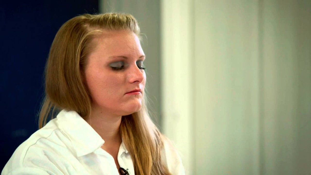 Các nhà chức trách lập tức truy tìm Charlie và bắt giữ anh ta thẩm vấn. Sau đó, họ phát hiện Erin trong một xe kéo, nơi ở của Charlie, và Erin dường như rơi vào trạng thái sốc. Erin nói với cảnh sát rằng, cô bị bắt cóc và cô không liên quan gì đến vụ sát hại gia đình mình. Tuy nhiên, cả Charlie và Charles đều khai với cảnh sát rằng vụ giết người là ý tưởng của Erin. Ảnh: Independent.