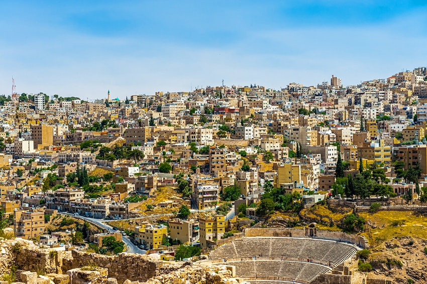 Amman, thủ đô của Jordan, là một trong những khu định cư lâu đời nhất trong lịch sử nền văn minh nhân loại. Các nhà khảo cổ đã tìm thấy bằng chứng chỉ ra rằng con người đã cư trú ở đây từ thế kỷ 13 trước Công nguyên. Ảnh: Shutterstock.