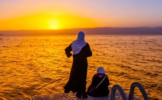 Tiếng Arab là ngôn ngữ chính thức ở Jordan. Ảnh: Alamy.