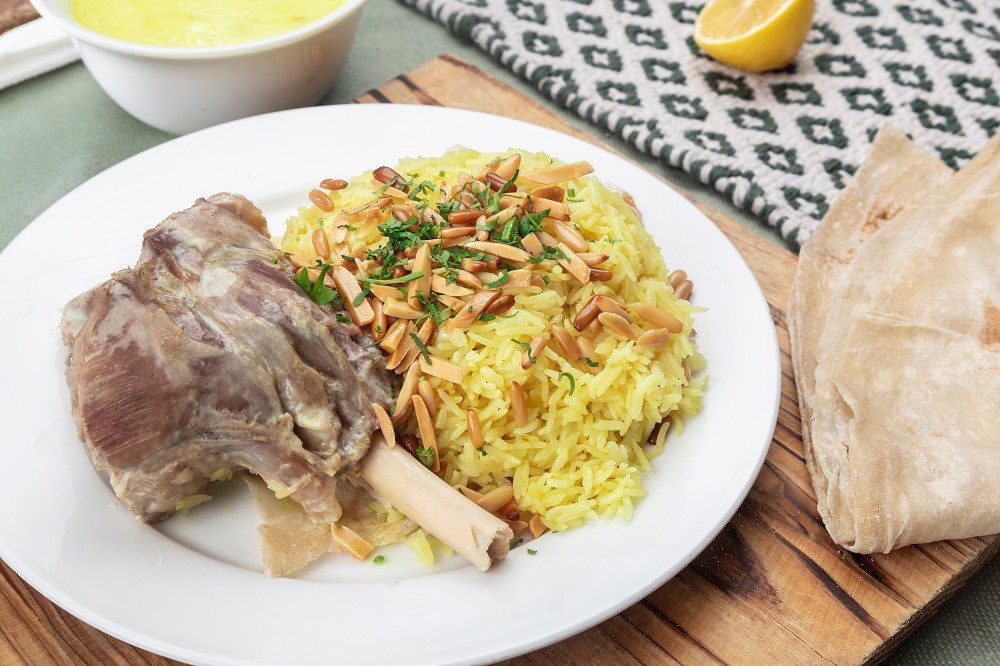 Món ăn truyền thống của Jordan là Mansaf.