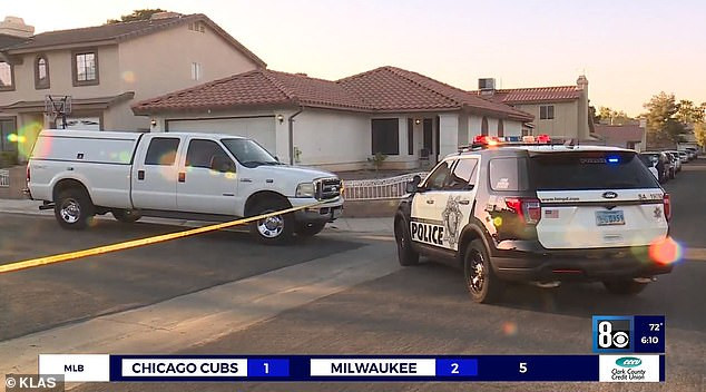 Nguồn tin cho hay, Guerrero và Sierra hẹn hò trong khoảng thời gian từ tháng 6 đến tháng 12/2020. Sau đó, Guerrero bỏ nhà đi sau khi bố mẹ của anh ta và Sierra không đồng ý chuyện tình cảm của họ. Ảnh: Cảnh sát có mặt tại ngôi nhà của nạn nhân. Ảnh: Daily Mail.