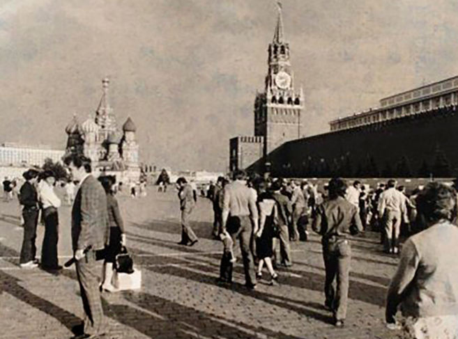 Cảnh đông đúc ở Quảng trường Đỏ hồi năm 1981.