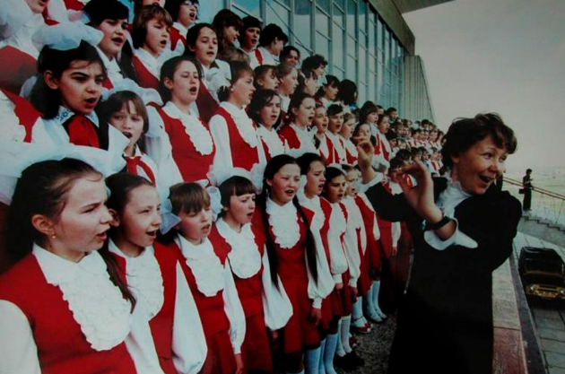 Buổi đồng diễn của các em nhỏ.