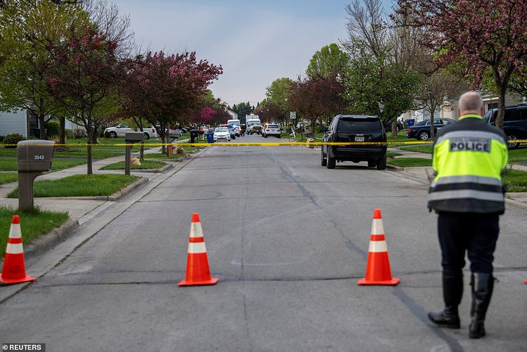Danh tính người da màu mới nhất bị cảnh sát Mỹ bắn chết - Hình 10 Danh tinh nguoi da mau moi nhat bi canh sat My ban chet-Hinh-10
