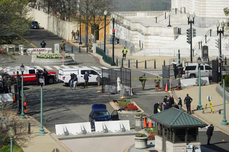 Được biết, Tổng thống Mỹ Joe Biden đã lệnh treo cờ rủ ở tất cả các tòa nhà liên bang cho đến ngày 6/4 để vinh danh cảnh sát Evans và sĩ quan bị thương khác.