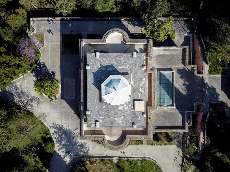 Ngoài Hoàng thân Philip, một số nhân vật Hoàng gia khác cũng chào đời tại biệt thự Mon Repos, trong đó có Công chúa Sophie và Công chúa Alexia của Hy Lạp và Đan Mạnh.