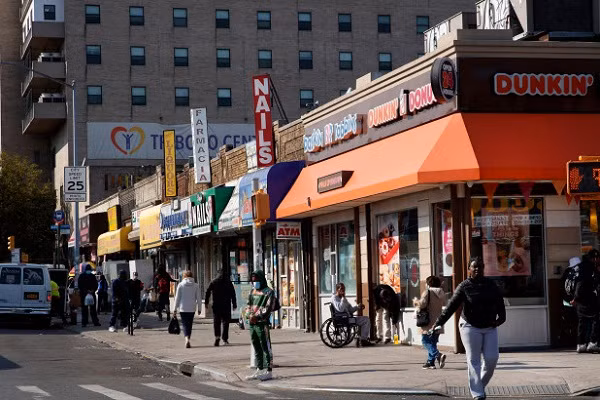 Nguoi dan ong goc A bi hanh hung o My