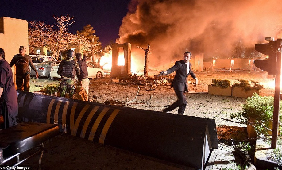 Trong diễn biến mới nhất, phiến quân Taliban đã nhận trách nhiệm về vụ tấn công nhằm vào khách sạn Serena, song dư luận chưa biết liệu Đại sứ Trung Quốc Nong Rong có phải là mục tiêu của vụ đánh bom hay không.