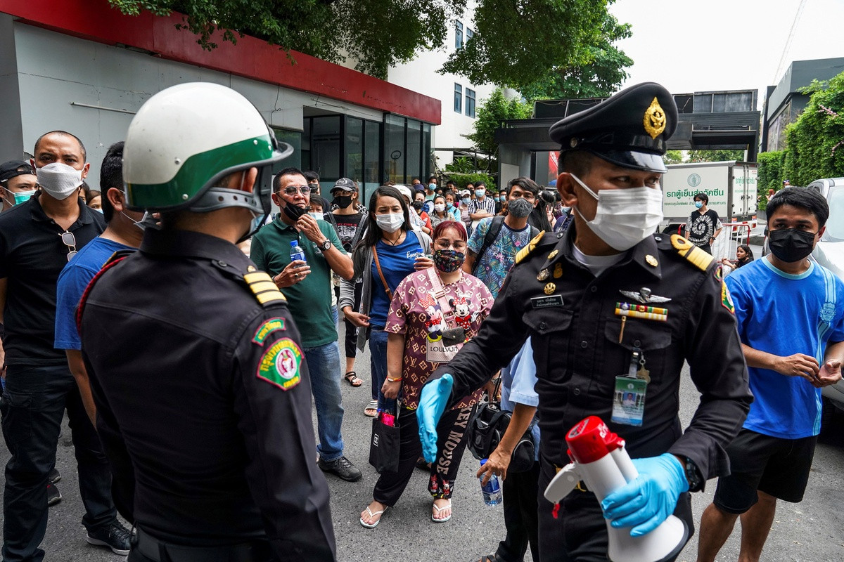 Dich Covid-19 bung tro lai, pho xa Thai Lan toi den giua tet Songkran-Hinh-10
