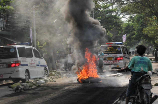Bieu tinh o Myanmar: Them 82 nguoi thiet mang?-Hinh-9