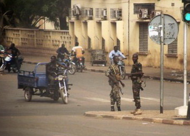 Mali từng trải qua một cuộc đảo chính quân sự nữa do các binh sĩ phản loạn tiến hành vào ngày 21/3/2012. Cuộc binh biến nhằm chống đối cách Chính phủ xử lý phong trào nổi dậy của người Tuareg đã chuyển thành âm mưu đảo chính khi các binh sĩ chiếm giữ đài truyền hình của Chính phủ và tấn công Dinh Tổng thống.