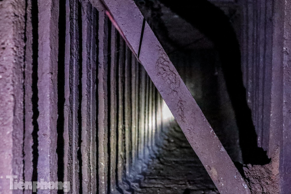 Ben trong dia dao giua long Ha Noi co gi doc dao?-Hinh-7