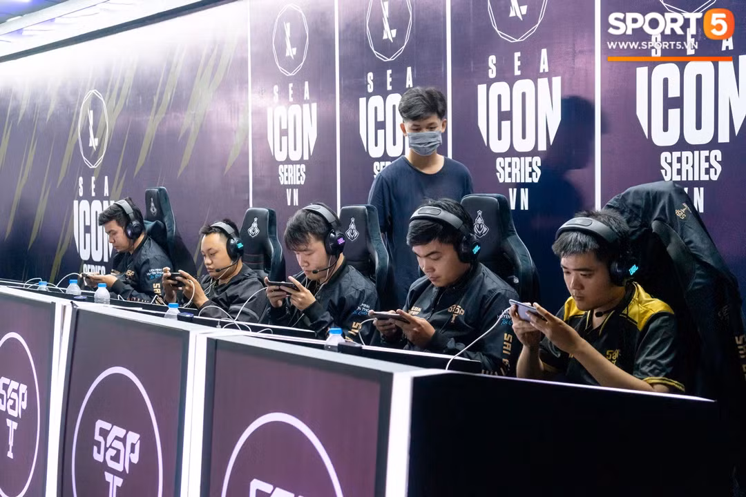 Với chiến thắng 3-1 trước RSG, SGP đã xuất sắc nối dài chuỗi bất bại lên con số 3. Đội nhà càng thi đấu càng hay và chứng tỏ rằng họ có mặt ở vòng bảng hoàn toàn xứng đáng.