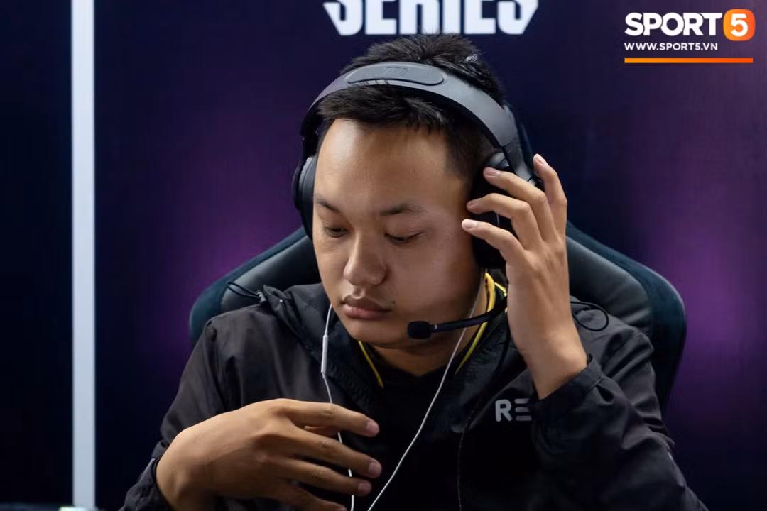 Trả lời phỏng vấn sau trận, Blake1 vừa chia sẻ về màn trình diễn của Saigon Phantom vừa đưa ra không ít nhận xét về đối thủ RSG.