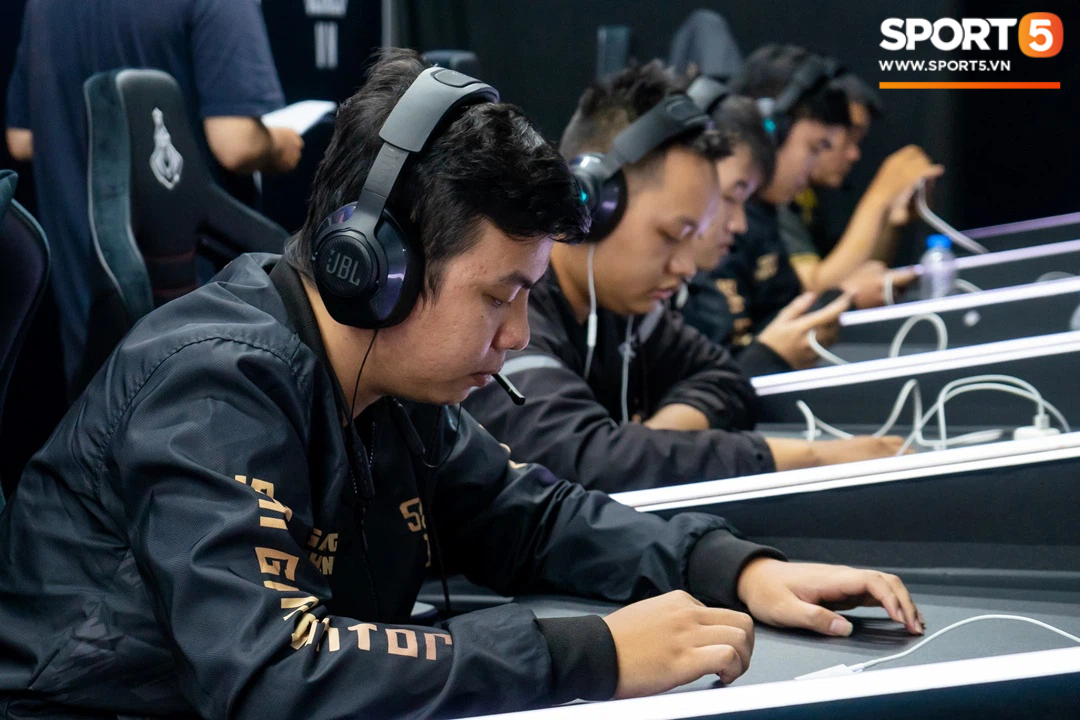 Chốt lại buổi trò chuyện ngắn, Blake1 cho rằng Divine, Team Flash và SBTC chính là những rào cản lớn còn lại với Saigon Phantom.