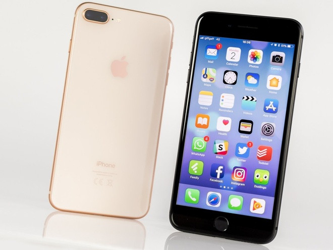 iPhone 8 Plus cũ đang có giá khoảng 7,2-8 triệu đồng cho phiên bản 64 GB. Ra mắt năm 2017, thiết bị sở hữu thiết kế truyền thống với màn hình 5,5 inch viền dày, nút Home tích hợp cảm biến vân tay Touch ID. Máy trang bị chip xử lý A11 Bionic, RAM 3 GB và camera kép ở mặt lưng. Cấu hình này không còn mạnh nhưng vẫn có thể đáp ứng hầu hết nhu cầu cơ bản của người dùng. Ảnh: Tech Advisor.