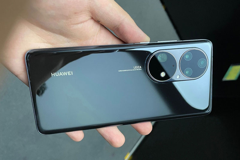 Dung lượng pin 4.360 mAh, sạc nhanh có dây 66W và sạc nhanh không dây 50W.