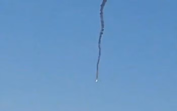 Theo dữ liệu sơ bộ, chúng ta đang nói về một máy bay không người lái cỡ lớn nào đó, tuy nhiên một số nguồn tin thậm chí còn cho rằng đó có thể là một chiến đấu cơ, vì khu vực này đã bị máy bay ném bom Su-24 của Nga oanh tạc tích cực cách đây vài giờ.