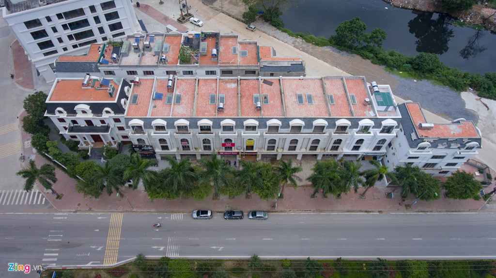 Sau sự hợp tác này, Công ty Sông Nhuệ thuê văn phòng làm việc và nhường “đất vàng” 10.553 m2 cho Công ty Ngôi nhà mới thực hiện dự án New House Xa La.