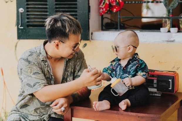 Cho me ra ria, bo va con gai 'an manh' tao dang chup anh sieu ngau-Hinh-4