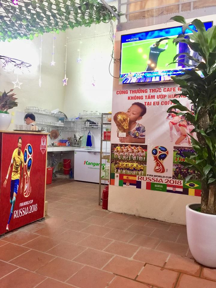 ... và tất cả các ngóc ngách của quán cà phê. Ảnh: Cuong Euro.