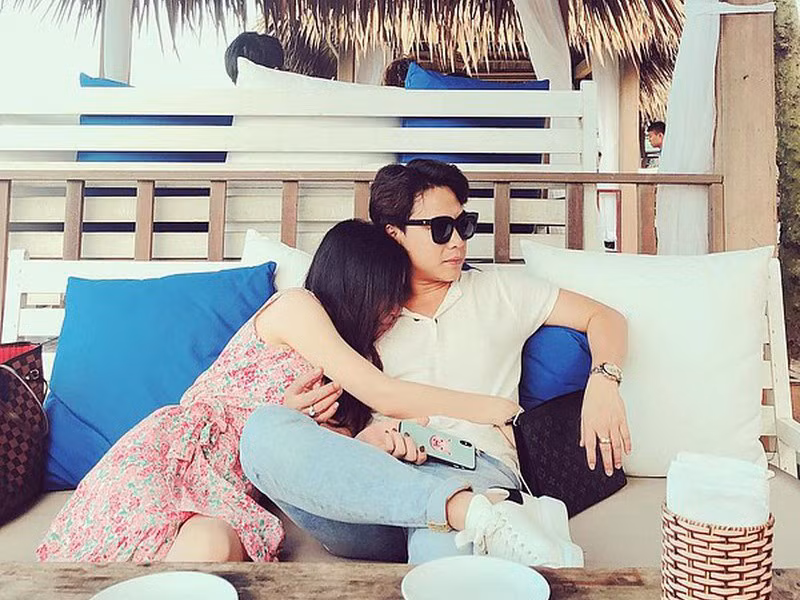 Trong thời gian đầu hẹn hò doanh nhân Minh Hải, Hòa Minzy cố gắng giấu nửa kia của mình.