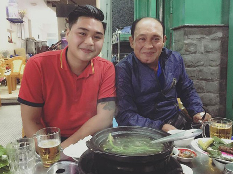 Trước việc bị một số người đánh giá không có hiếu với cha, Duy Phước tỏ ra buồn bã. Anh chấp nhận bị hiểu lầm vì đó là cha của anh.