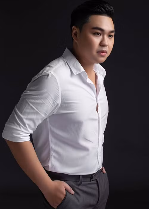 Duy Phước ra ở riêng vào năm 18 tuổi, đồng thời không diễn hài cùng cha nữa.