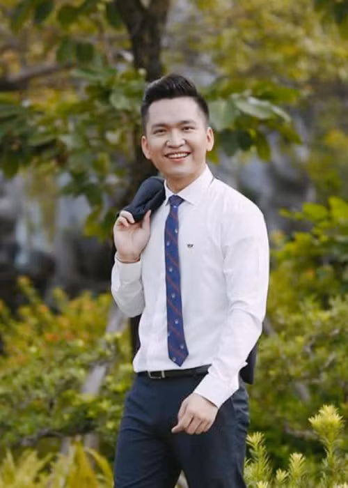 MC Hạnh Phúc cũng vượt qua bệnh ung thư. Theo Vietnamnet, hồi năm 2012, anh xét nghiệm phát hiện ra mình bị ung thư máu. Tuy nhiên, sau đó 1 tháng, bệnh ung thư máu của Hạnh Phúc chuyển sang dị ứng toàn thân.