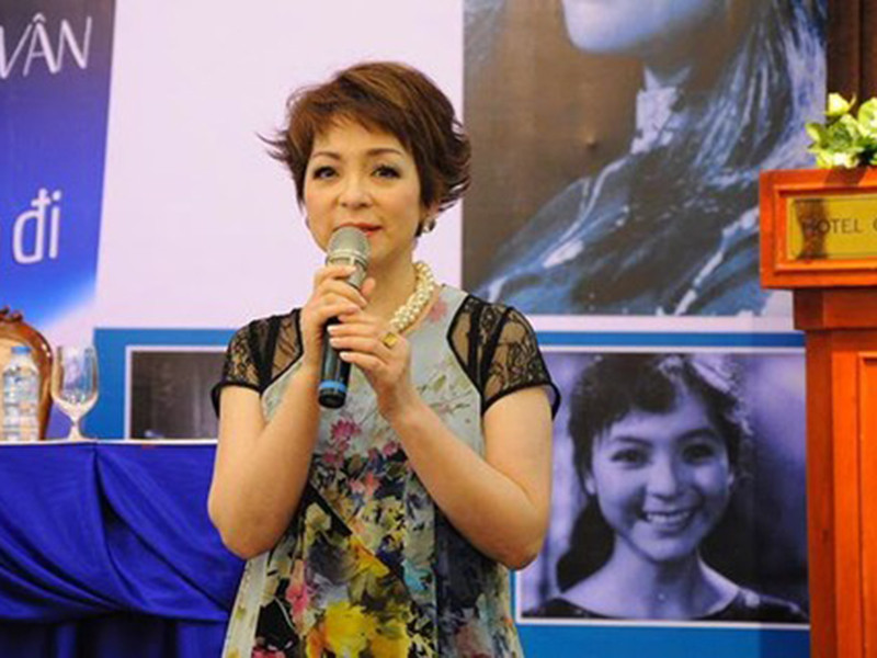 Tháng 5/2016, ca sĩ Ái Vân gây chú ý khi ra tập hồi ký “Để gió cuốn đi”. Từ đó đến nay, không có thông tin về nữ ca sĩ. Ảnh: Công an TP HCM