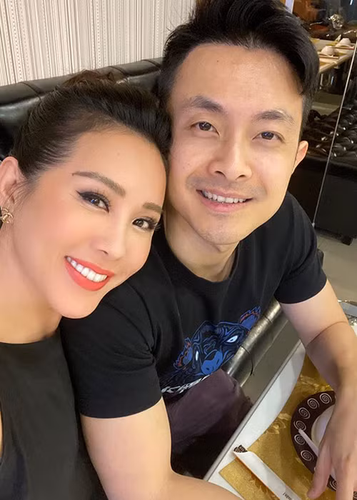 Trí Tống kém Thu Hoài đến 10 tuổi.