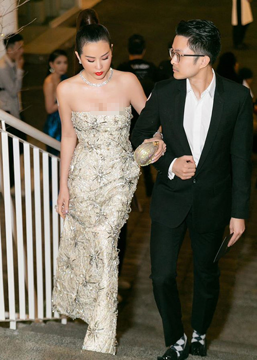 Gia đình Trí Tống lúc đầu phản đối mạnh mẽ mối quan hệ của cặp đôi. Trên Tri thức trẻ, Thu Hoài tiết lộ mẹ Trí Tống gay gắt hỏi tại sao lại yêu một người phụ nữ vừa lớn tuổi lại còn nuôi 3 đứa con một mình như Thu Hoài.