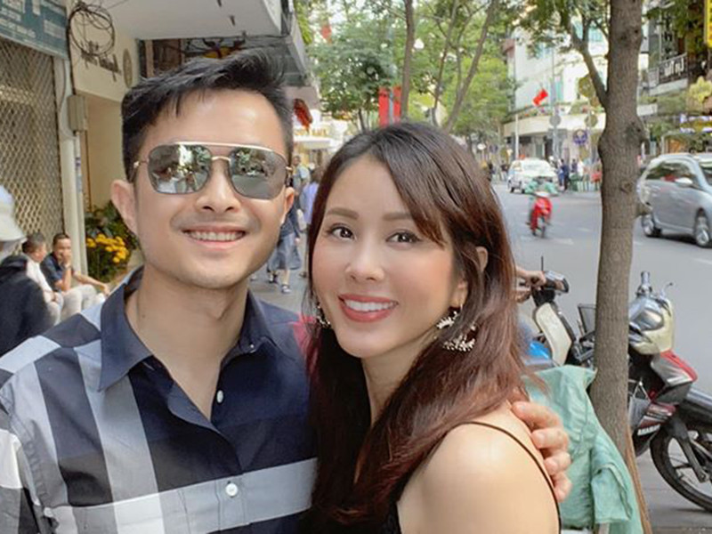 Thu Hoài cho biết, bạn trai có thêm một điều khoản là ai bỏ trước sẽ bị phạt 2 triệu USD. Đối với Thu Hoài, cô không chấp nhận điều khoản này. Bà mẹ 3 con cho rằng việc buộc phải sống chung với nhau chỉ vì không muốn mất tiền là một điều tồi tệ.