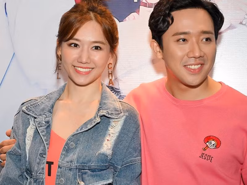 Hari Won giữ số tiền Trấn Thành kiếm được. Để chồng không tiêu xài phung phí, nữ ca sĩ chỉ giới hạn cho anh 5 triệu đồng/ngày.