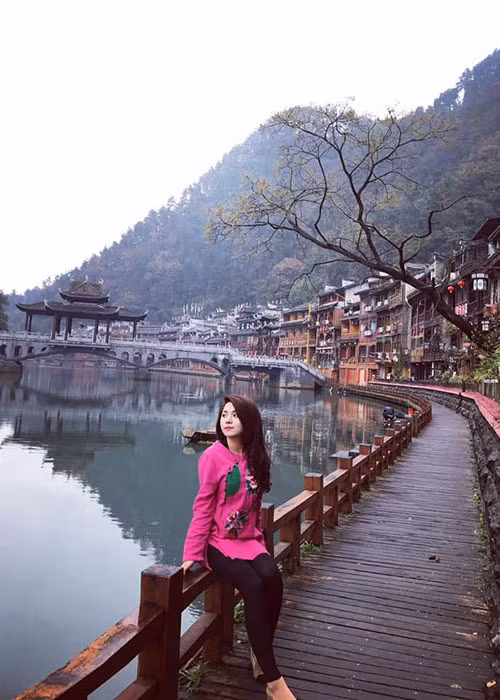 Chia sẻ trên Vietnamnet, Diệu Linh cho biết, khi nhận tin bị ung thư, bầu trời như sụp đổ trước mắt cô. Sau đó, quãng thời gian ra vào bệnh viện của Diệu Linh dày đặc.