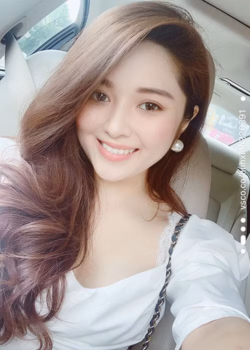 Trên trang cá nhân, Diệu Linh thường xuyên chia sẻ những hình ảnh đẹp, những câu chuyện vui dù bản thân chống chọi với bệnh ung thư.