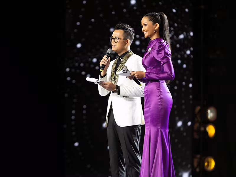 H'hen Niê còn thử sức trong các vai trò khác nhau.