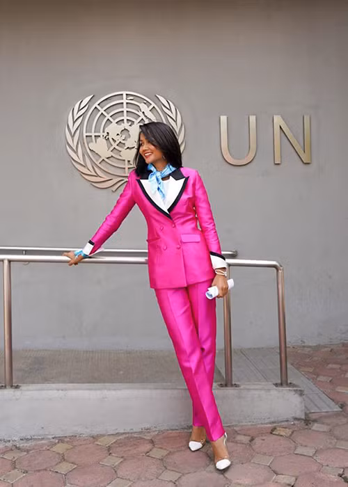 Top 5 Hoa hậu Hoàn vũ Thế giới 2018 dẫn chương trình, làm Vlog, đóng phim.