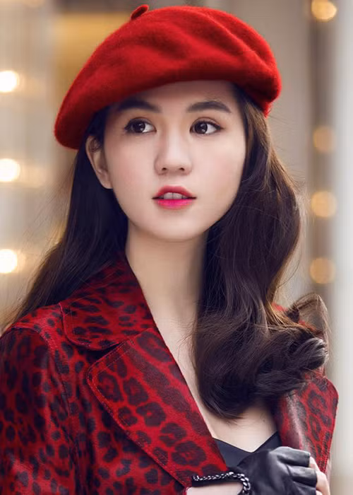 Ngọc Trinh còn thử sức kinh doanh bất động sản. Theo Ngôi sao, một số nguồn tin cho biết, cô là một nhà đầu tư khá kín tiếng, bởi việc công khai sẽ có thể mang lại hệ quả không tốt.